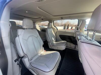 2017 Chrysler Pacifica Limited - Photo 10 - Nampa, ID 83651