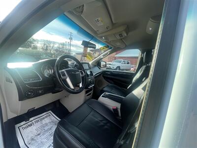 2015 Chrysler Town & Country Touring   - Photo 6 - Nampa, ID 83651