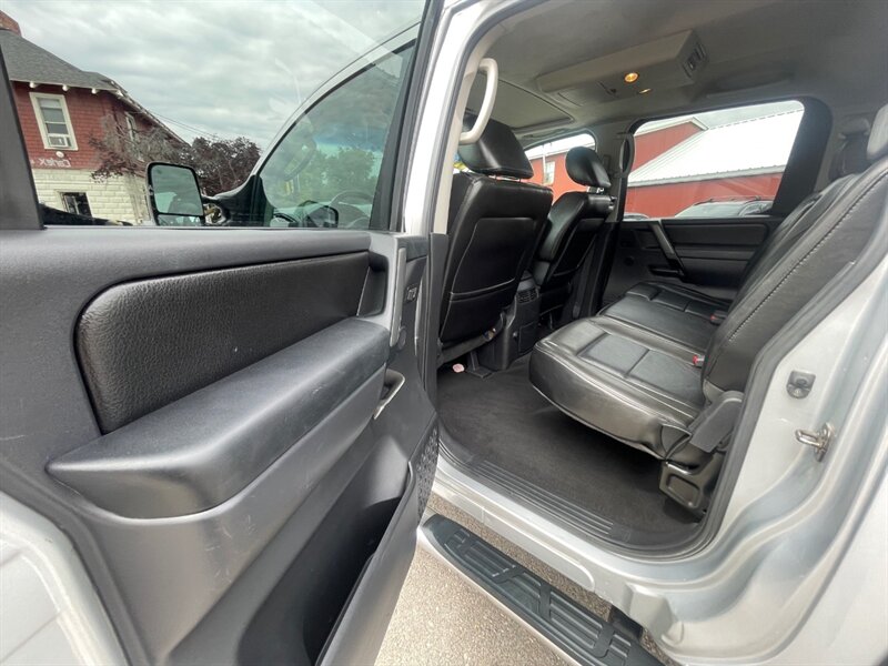 2011 Nissan Titan SL - Photo 8 - Nampa, ID 83651