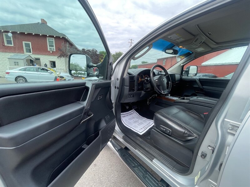 2011 Nissan Titan SL - Photo 7 - Nampa, ID 83651