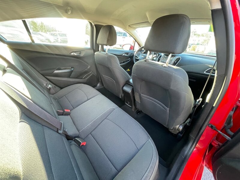 2017 Chevrolet Cruze LT Auto - Photo 9 - Nampa, ID 83651