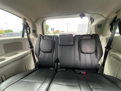 2015 Chrysler Town & Country Touring   - Photo 9 - Boise, ID 83704