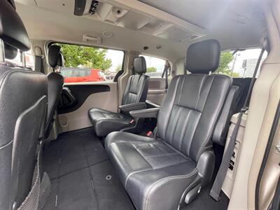 2015 Chrysler Town & Country Touring   - Photo 8 - Boise, ID 83704