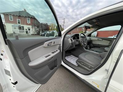 2012 Chevrolet Traverse LT   - Photo 7 - Nampa, ID 83651