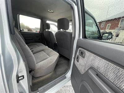 2000 Nissan Frontier XE   - Photo 9 - Nampa, ID 83651