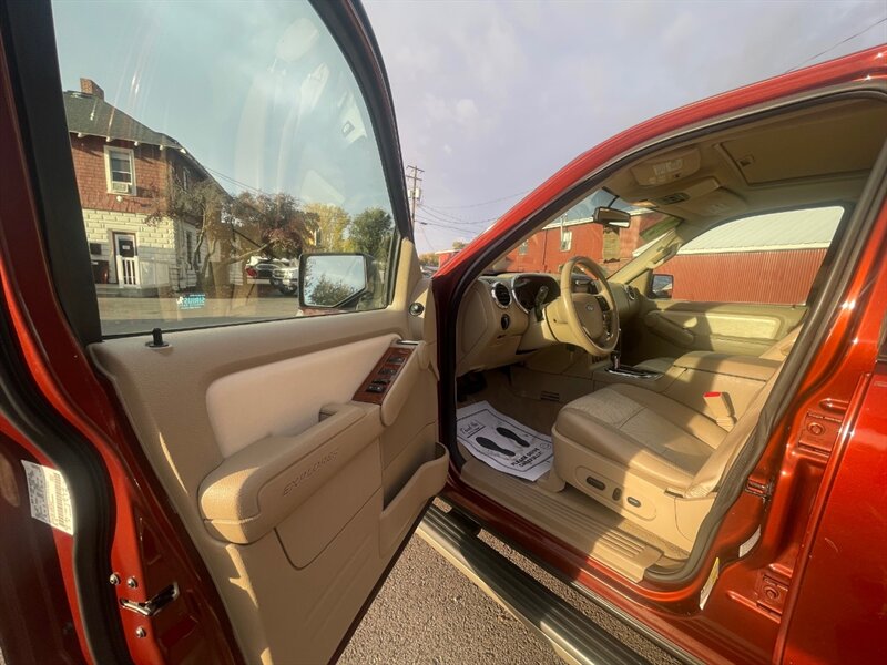 2010 Ford Explorer Eddie Bauer photo 4