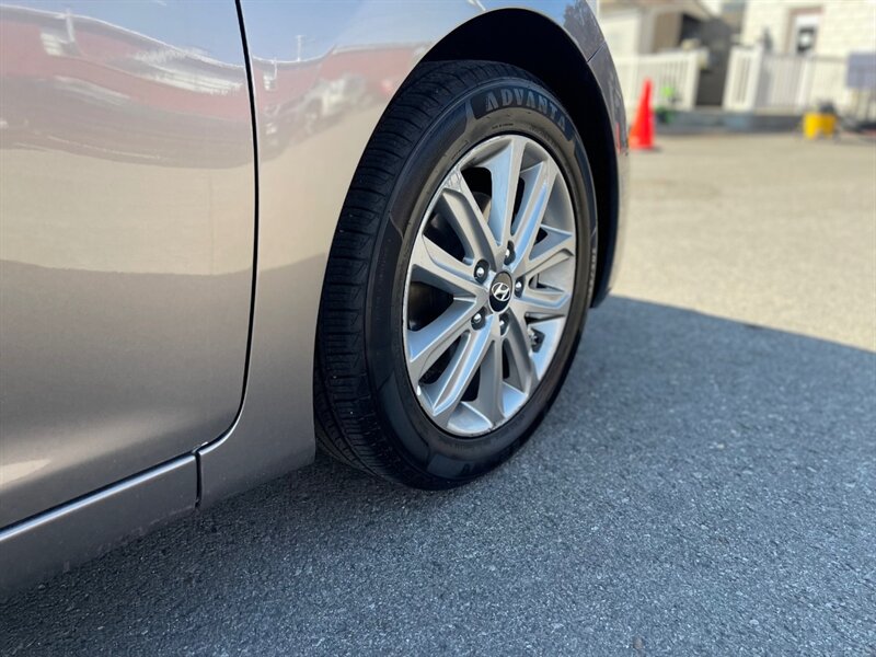 2015 Hyundai ELANTRA SE - Photo 11 - Nampa, ID 83651