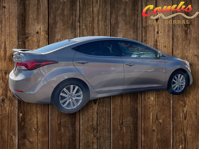 2015 Hyundai ELANTRA SE - Photo 5 - Nampa, ID 83651
