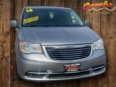 2016 Chrysler Town & Country Touring   - Photo 2 - Nampa, ID 83651