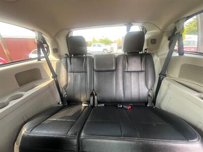 2016 Chrysler Town & Country Touring   - Photo 9 - Nampa, ID 83651