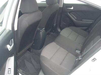 2017 Kia Forte LX   - Photo 5 - Turlock, CA 95380