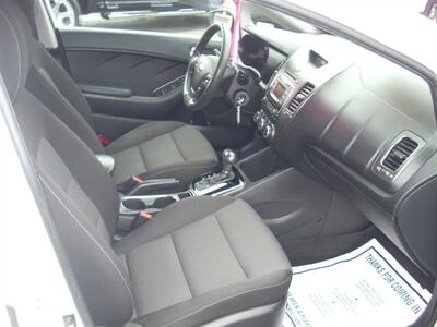 2017 Kia Forte LX   - Photo 7 - Turlock, CA 95380