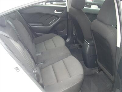 2017 Kia Forte LX   - Photo 6 - Turlock, CA 95380