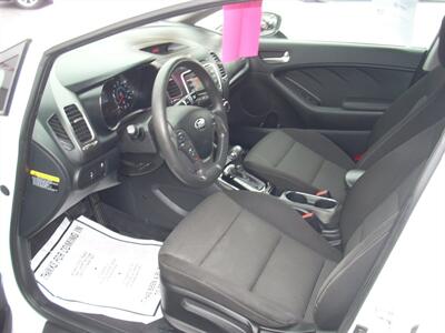 2017 Kia Forte LX   - Photo 4 - Turlock, CA 95380