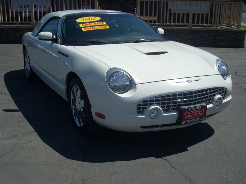 2002 Ford Thunderbird Deluxe - Photo 1 - Turlock, CA 95380
