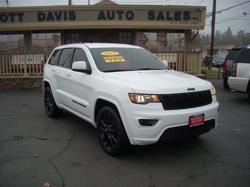 2018 Jeep Grand Cherokee Altitude's photo