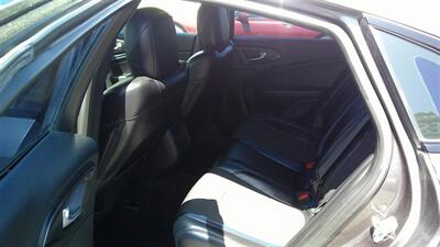 2016 Chrysler 200 S - Photo 5 - Turlock, CA 95380