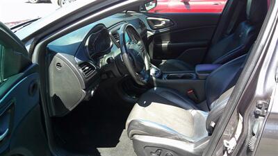 2016 Chrysler 200 S - Photo 4 - Turlock, CA 95380
