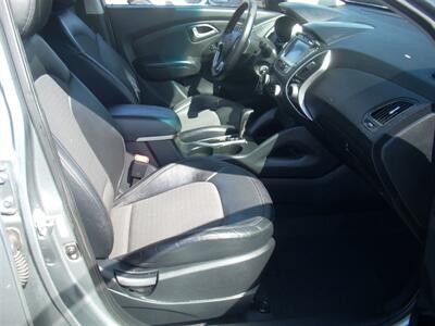 2010 Hyundai TUCSON Limited   - Photo 8 - Turlock, CA 95380