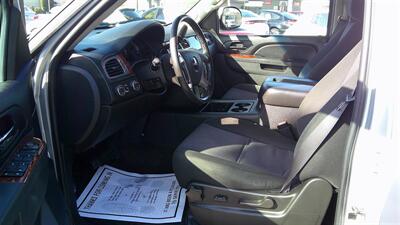 2011 GMC Yukon SLE   - Photo 5 - Turlock, CA 95380