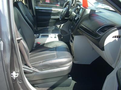 2016 Chrysler Town & Country Touring - Photo 8 - Turlock, CA 95380