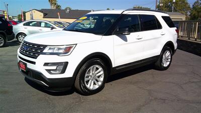 2017 Ford Explorer XLT - Photo 2 - Turlock, CA 95380