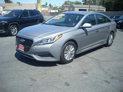 2017 Hyundai SONATA Hybrid SE   - Photo 2 - Turlock, CA 95380