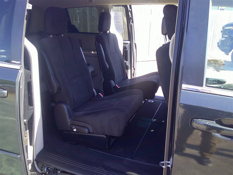 2011 Dodge Grand Caravan Crew photo 7