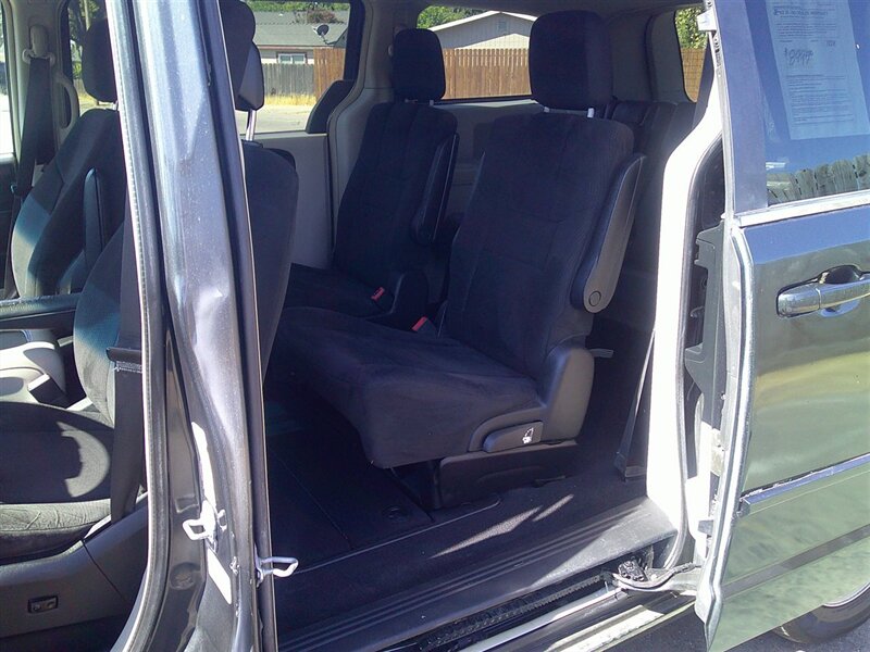 2011 Dodge Grand Caravan Crew photo 6