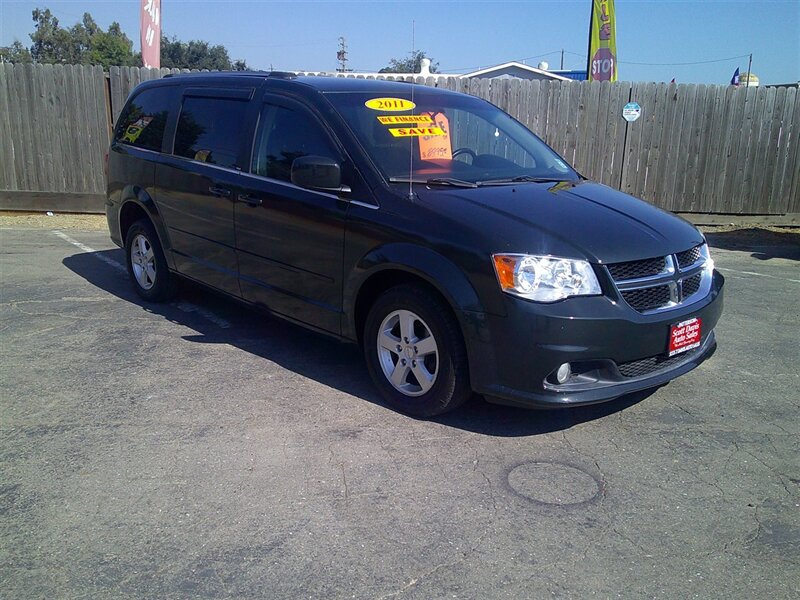 Dodge Grand Caravan's photo