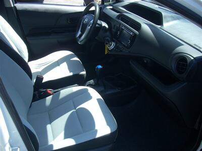 2017 Toyota Prius c   - Photo 8 - Turlock, CA 95380