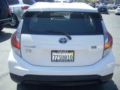 2017 Toyota Prius c   - Photo 3 - Turlock, CA 95380