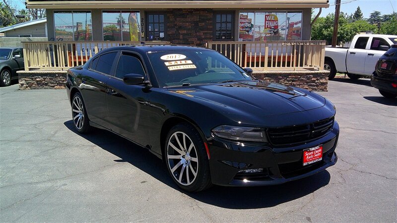2017 Dodge Charger SXT's photo