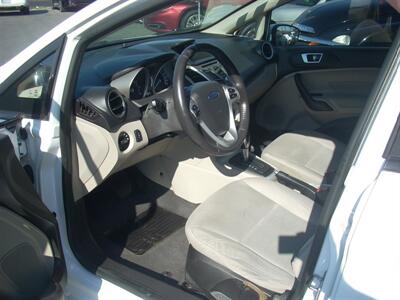 2015 Ford Fiesta SE   - Photo 4 - Turlock, CA 95380