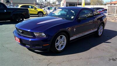2012 Ford Mustang V6 Premium   - Photo 2 - Turlock, CA 95380