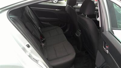 2020 Hyundai ELANTRA SEL   - Photo 6 - Turlock, CA 95380