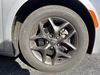 2018 Chrysler Pacifica Touring Plus   - Photo 11 - Pittsburgh, PA 15226