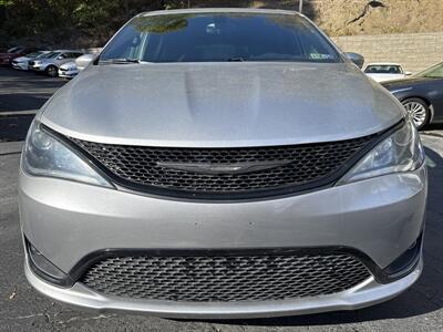 2018 Chrysler Pacifica Touring Plus   - Photo 2 - Pittsburgh, PA 15226