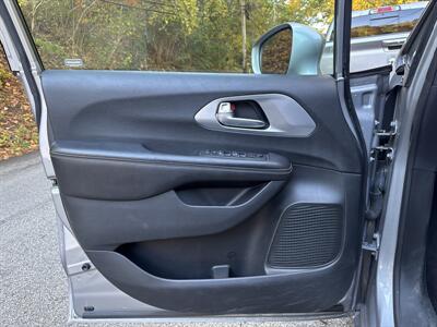 2018 Chrysler Pacifica Touring Plus   - Photo 18 - Pittsburgh, PA 15226