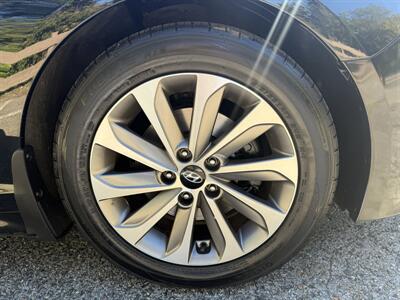 2017 Hyundai Sonata Sport   - Photo 17 - Pittsburgh, PA 15226