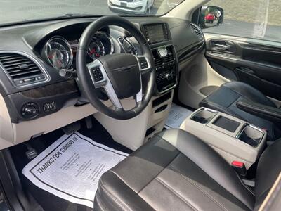 2013 Chrysler Town & Country Touring   - Photo 15 - Pittsburgh, PA 15226