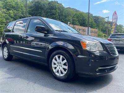 2013 Chrysler Town & Country Touring   - Photo 3 - Pittsburgh, PA 15226