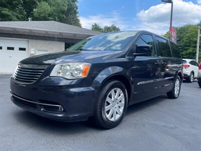 2013 Chrysler Town & Country Touring   - Photo 1 - Pittsburgh, PA 15226