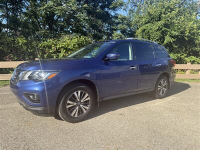 2017 Nissan Pathfinder SV   - Photo 1 - Pittsburgh, PA 15226