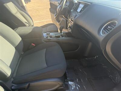 2017 Nissan Pathfinder SV   - Photo 18 - Pittsburgh, PA 15226