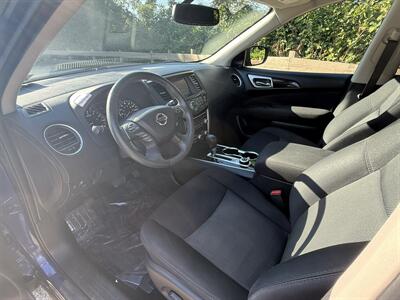 2017 Nissan Pathfinder SV   - Photo 9 - Pittsburgh, PA 15226