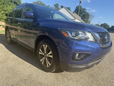 2017 Nissan Pathfinder SV   - Photo 5 - Pittsburgh, PA 15226