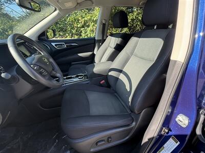 2017 Nissan Pathfinder SV   - Photo 11 - Pittsburgh, PA 15226
