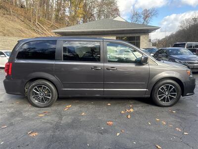 2017 Dodge Grand Caravan GT   - Photo 4 - Pittsburgh, PA 15226