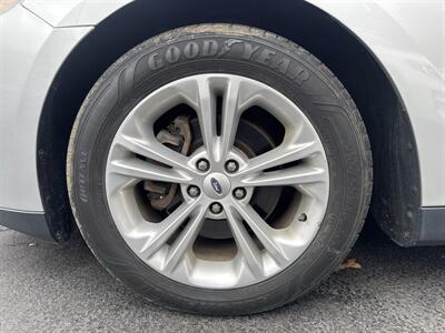 2014 Ford Taurus SEL AWD - Photo 8 - Pittsburgh, PA 15226